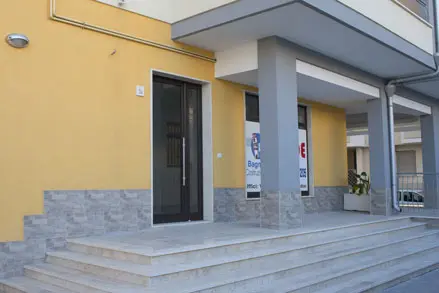 Via Fulvia commerciale